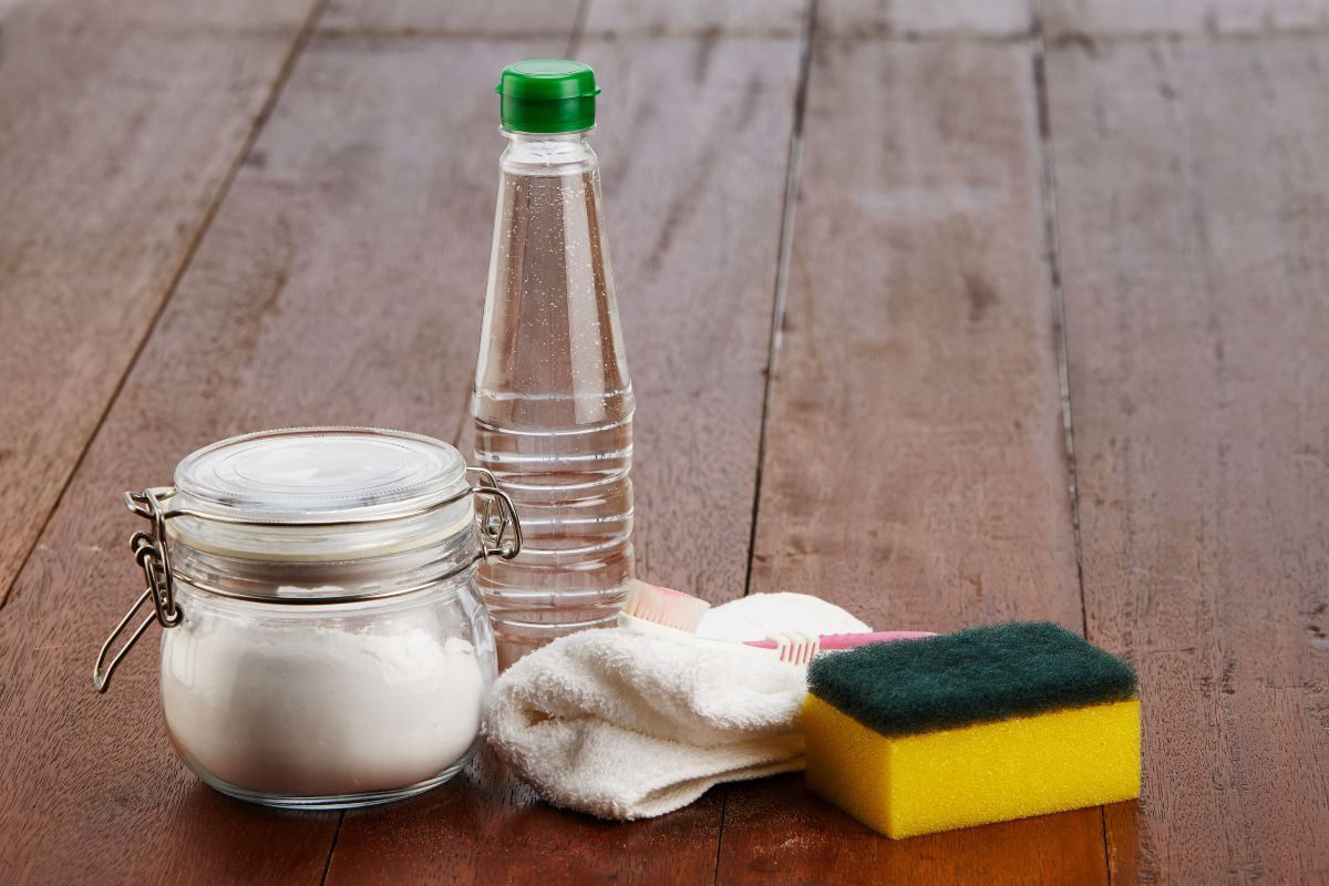 Come eliminare la muffa in bagno con 2 ingredienti che hai in cucina