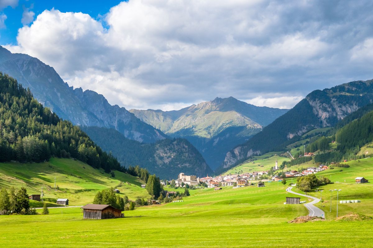Weekend in Italia a giugno: 4 borghi freschi dove scappare dal caldo