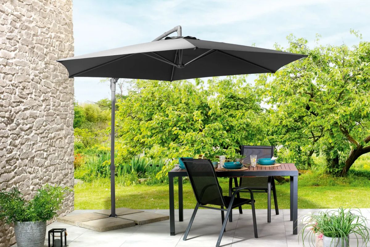Ombrellone e tenda parasole LIVARNO home: le novità LIDL più cercate a fine giugno
