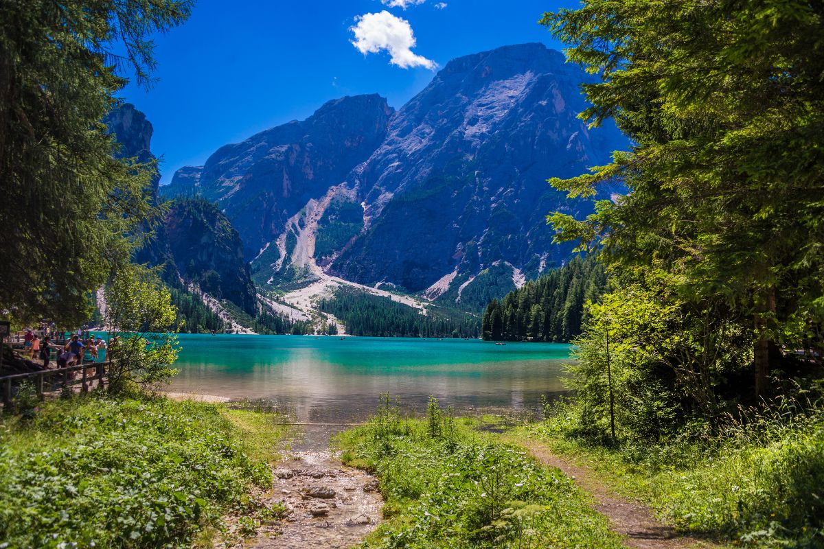Lago di Braies a luglio