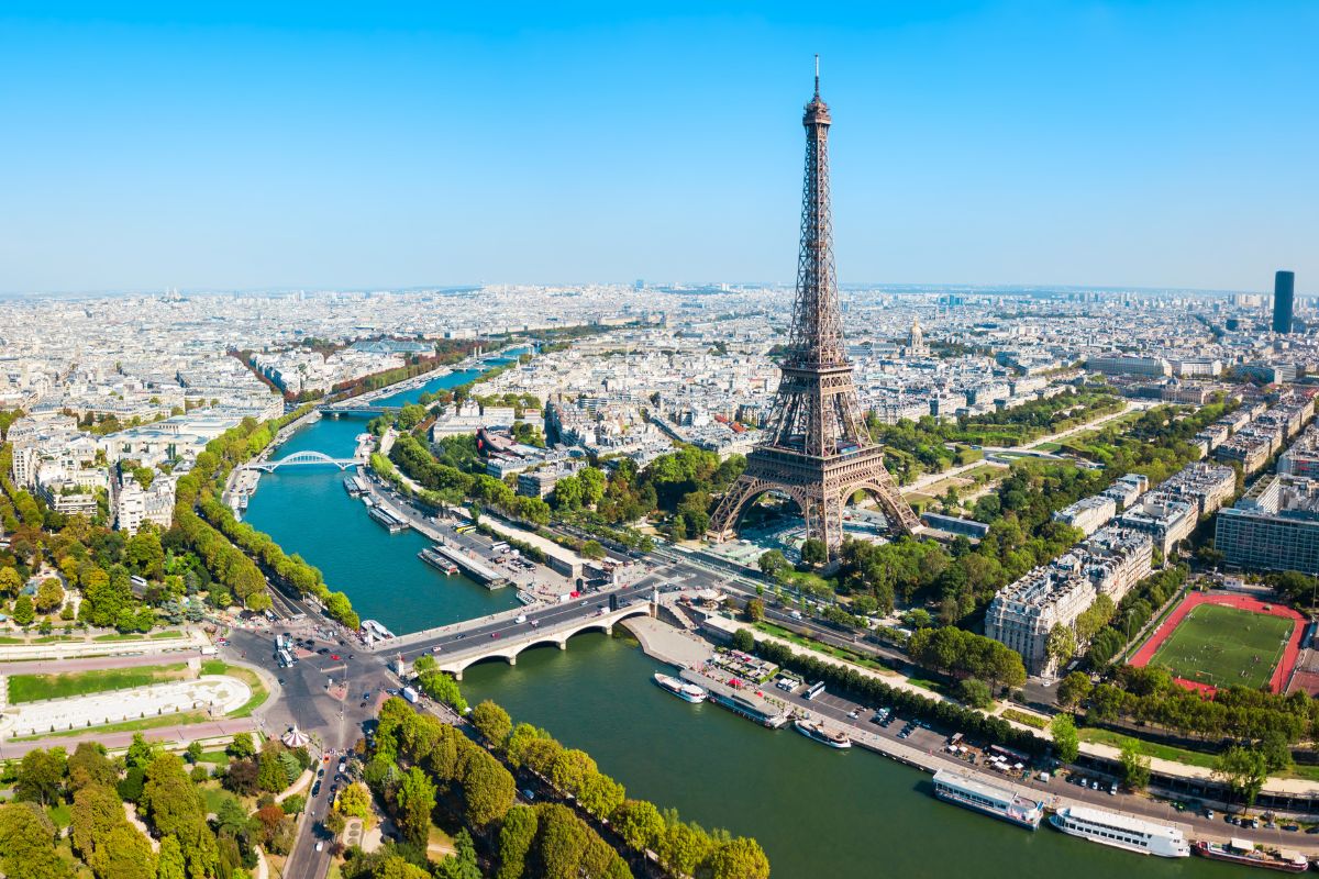 Parigi in estate: perché andarci a luglio (e cosa vedere evitando le folle)