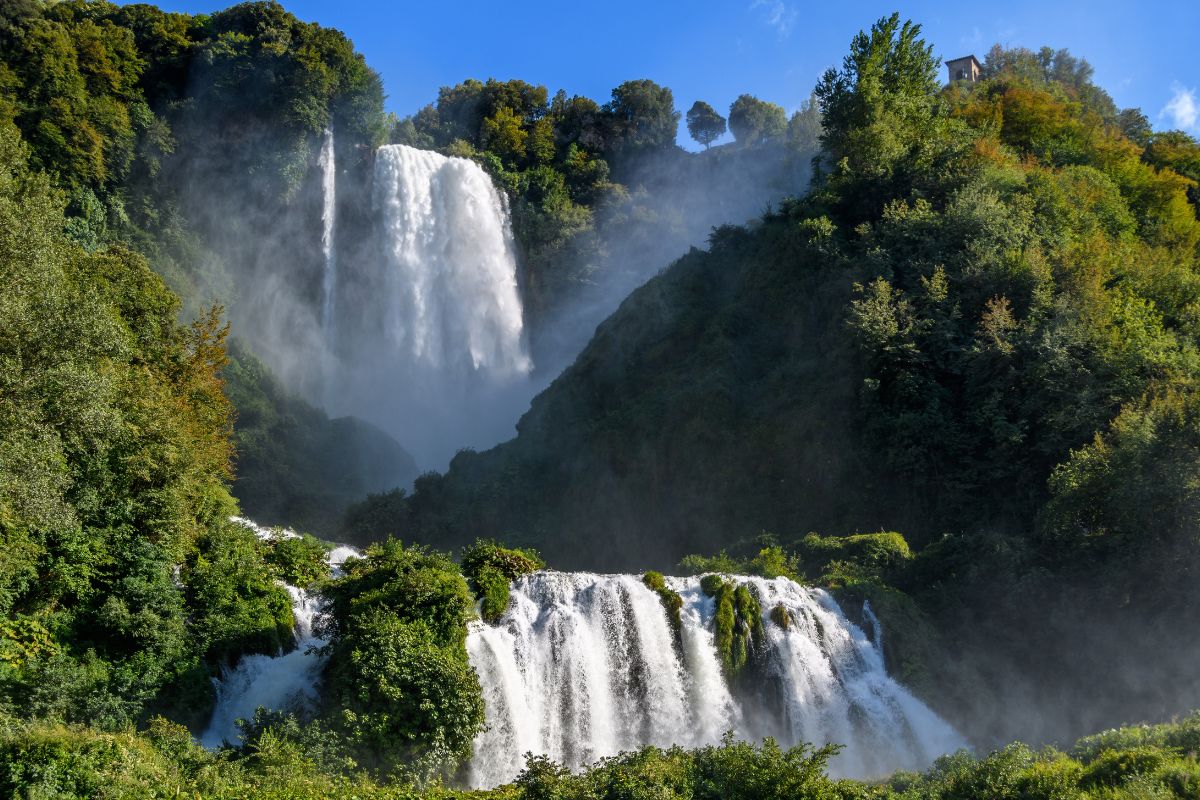 Le cascate naturali in Italia dove fare il bagno gratis