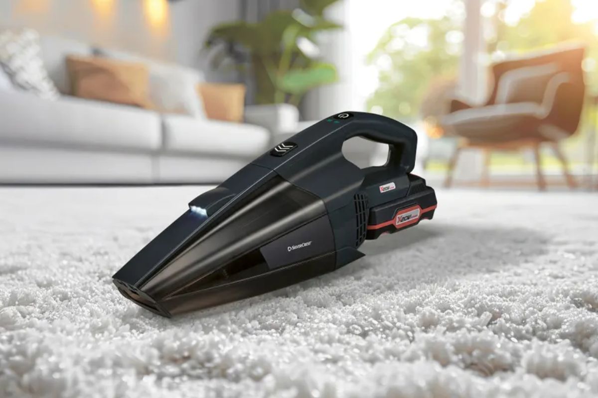 Il mini aspirapolvere LIDL a 39,99€: compatto, ricaricabile e perfetto per pulizie veloci d’estate