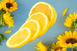 Centrotavola estivo con limoni e girasoli