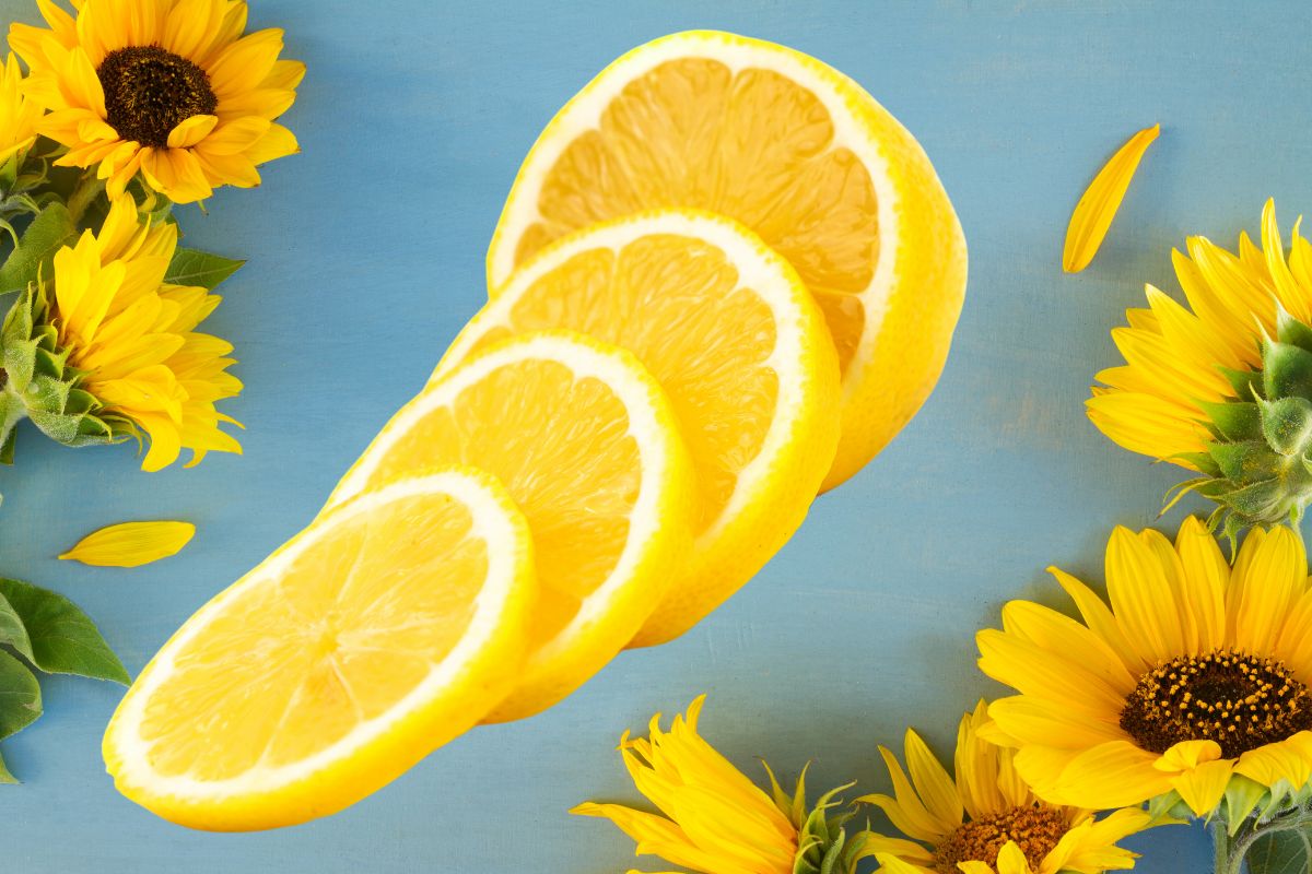 Centrotavola estivo con limoni e girasoli