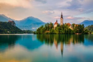 Slovenia in auto