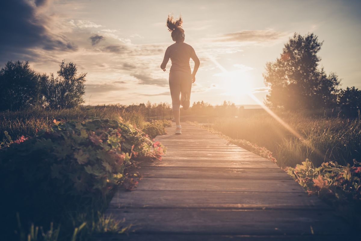 Come allenarsi in estate senza palestra né aria condizionata