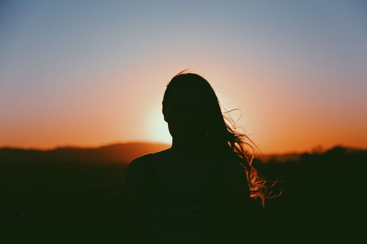 Rallentare in estate: esercizi di mindfulness da fare al tramonto